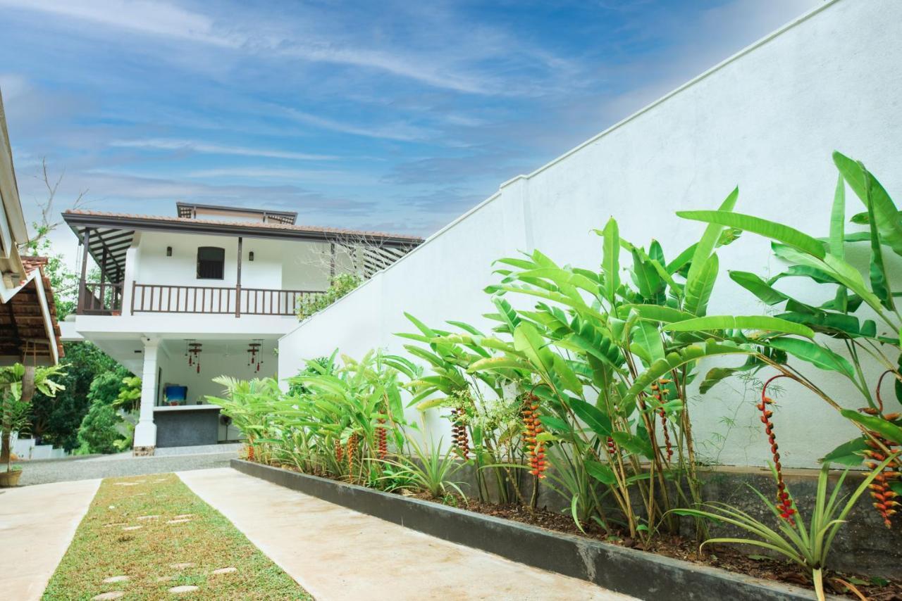 Hotel Calm Haven Unawatuna Talpe Exterior photo